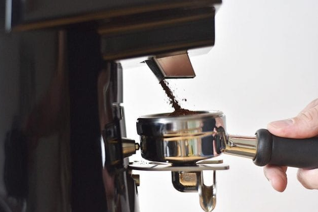 How to Pull the Perfect Shot: Grind, Dose, and Extraction Explained