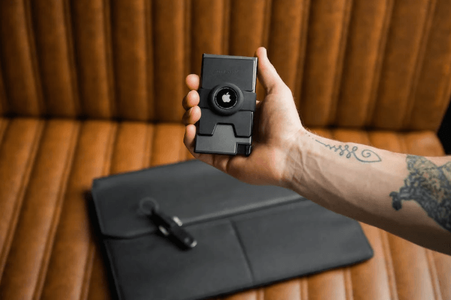 The Smarter Way to Never Lose Your Wallet Again (And Look Good Doing It)