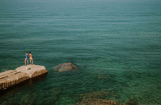 The Role of Negative Space in Coastal Photography and Interior Design